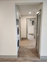 Building Photo - 522 Bridge St