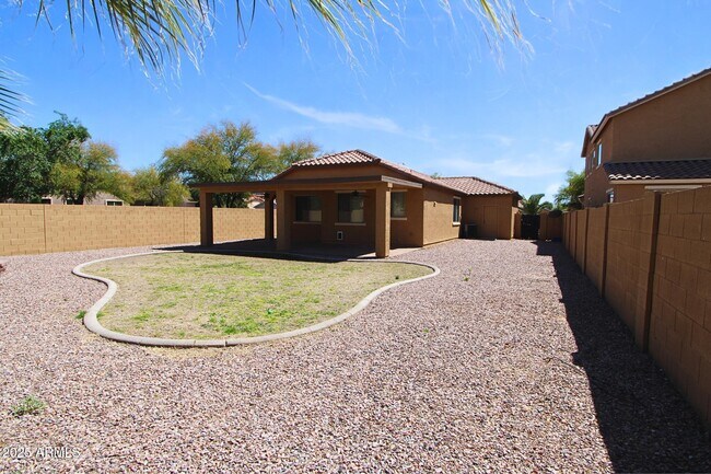 Building Photo - 1554 E Prickly Pear Pl