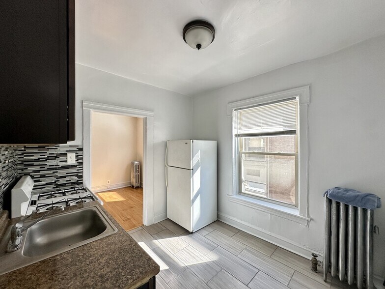 Building Photo - 6347 N Magnolia Ave