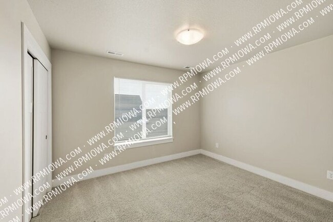 Building Photo - 818 Kingfisher Dr