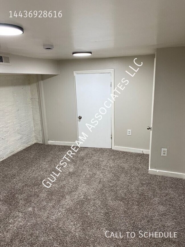 Building Photo - 521 N Curley St