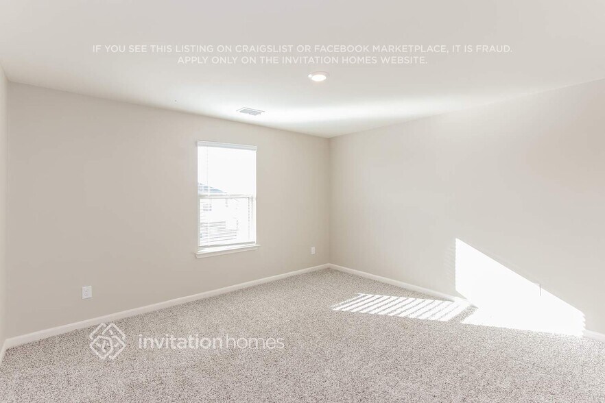 Building Photo - 3021 Chico Dr