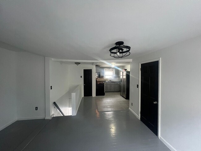 Building Photo - 204-15 115th Ave