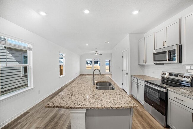 Building Photo - 412 Breccia Trl