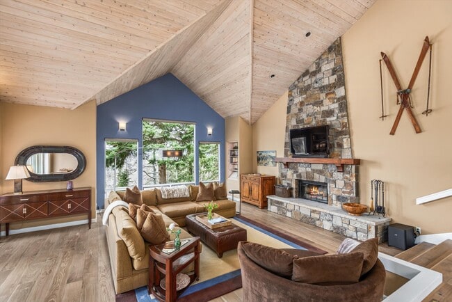 Building Photo - 18 Edgewood Ln