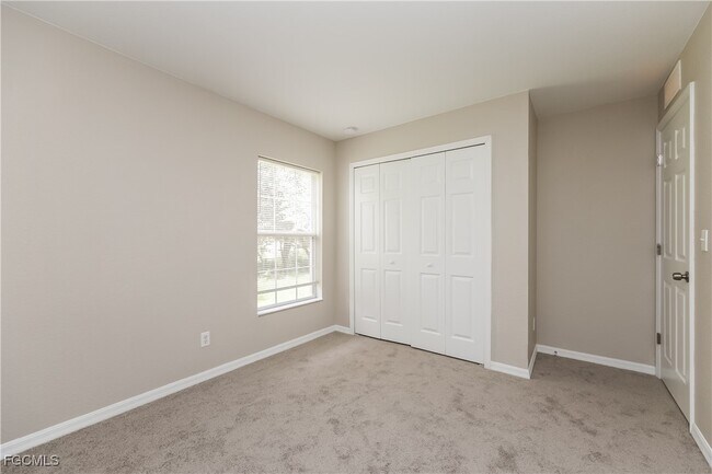 Building Photo - 458 Westdale Ave