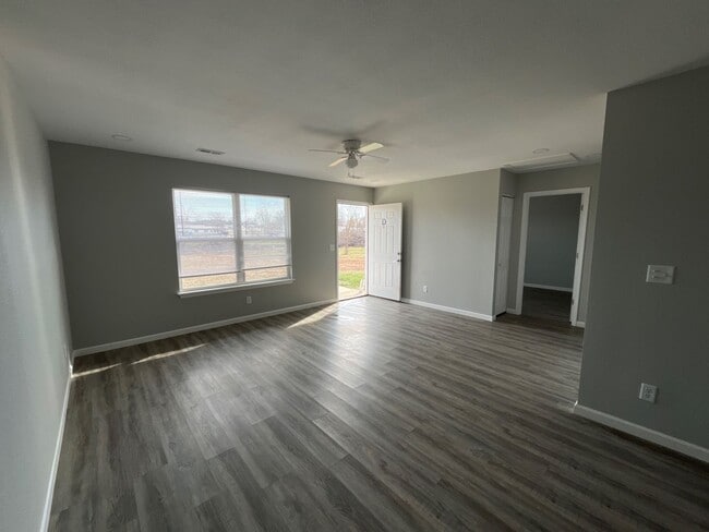 Building Photo - 1208 Jones Ave