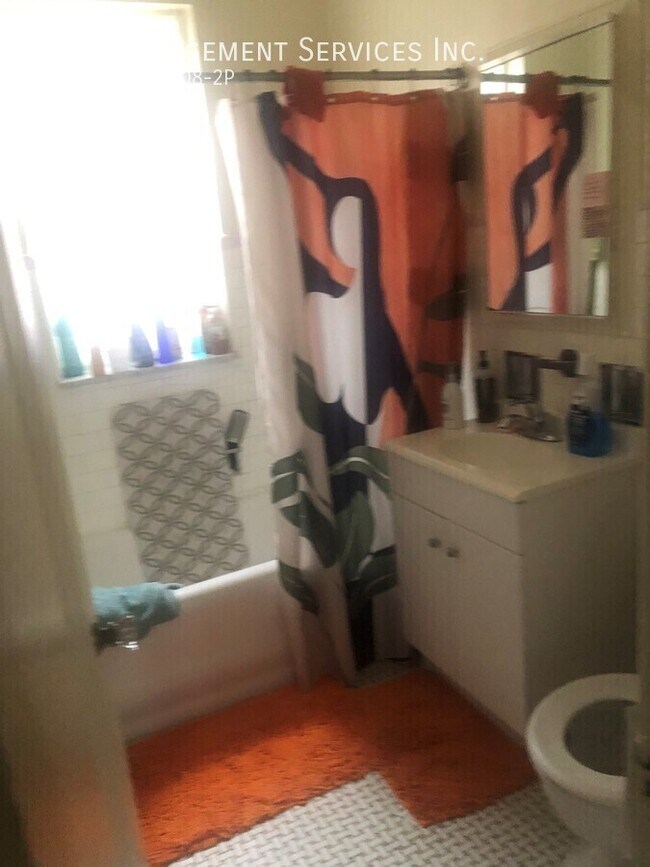 Building Photo - 408 S Maple Ave