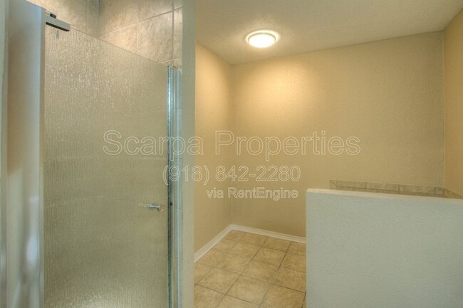 Building Photo - 230 E Zion St