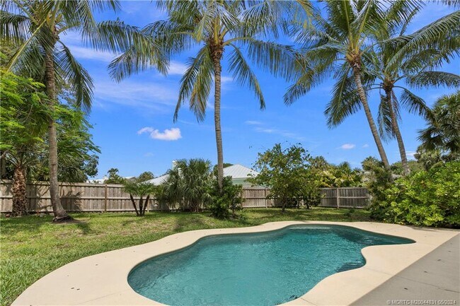Building Photo - 53 N Sewalls Point Rd