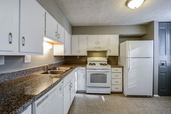 Building Photo - 2887 Royal Path Ct