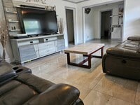 Building Photo - 1006 14th Ave NW