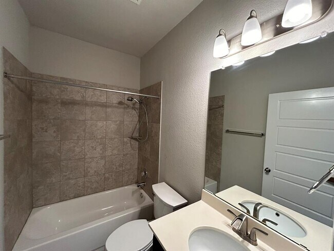 Building Photo - 197 Limerick Rd