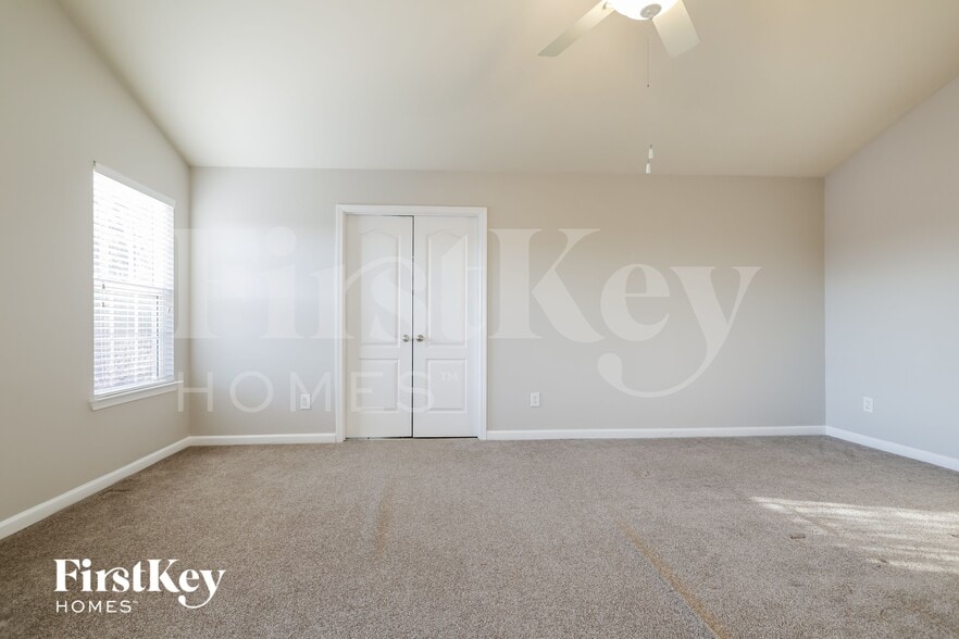 Building Photo - 6732 Carriage Walk Ln