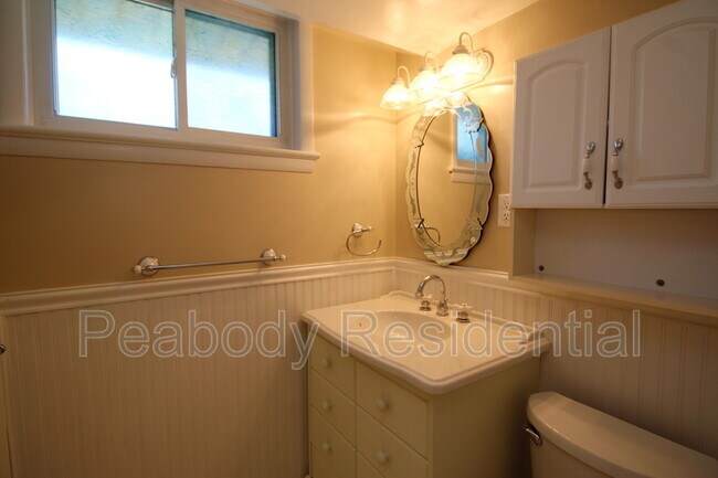 Building Photo - 8504 Wagon Wheel Rd