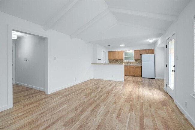 Building Photo - 8525 Maine Dr