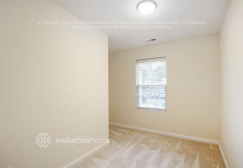 Building Photo - 175 River Hills Dr