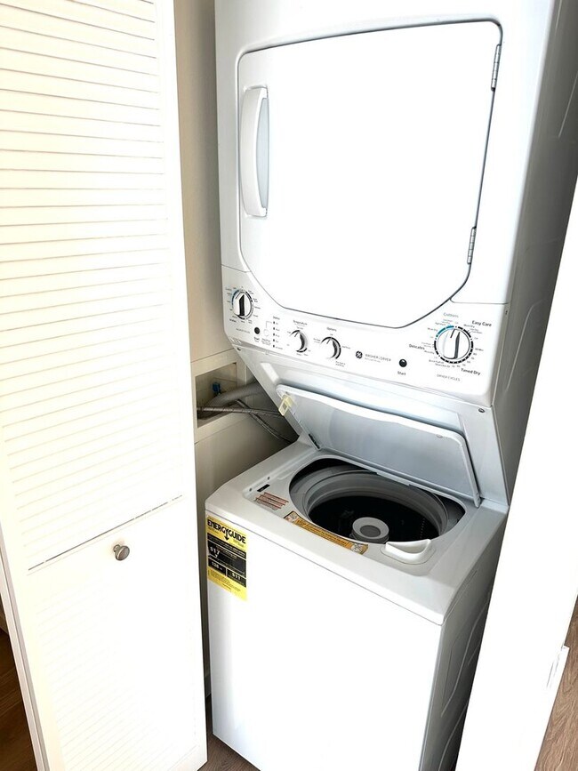 Building Photo - Kauolu Building of Plantation Town/2 BR/1 BA/1 PK