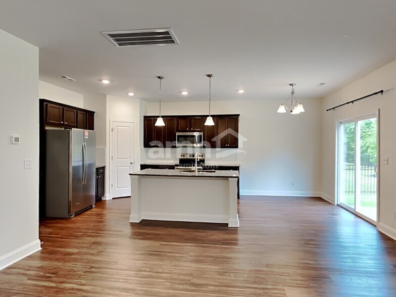 Building Photo - 4037 Birchfield Pl