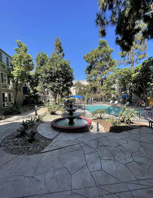Building Photo - 4860 Rolando Ct