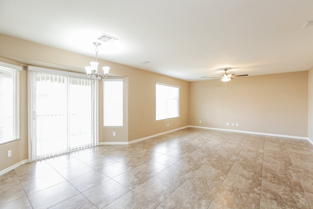 Building Photo - 5809 S 27th Ln