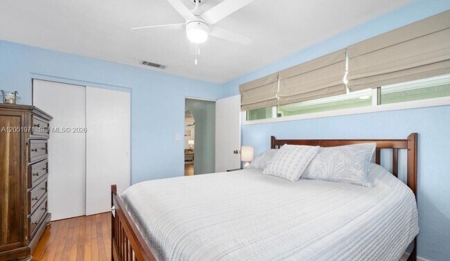 Building Photo - 336 Seaview BCH