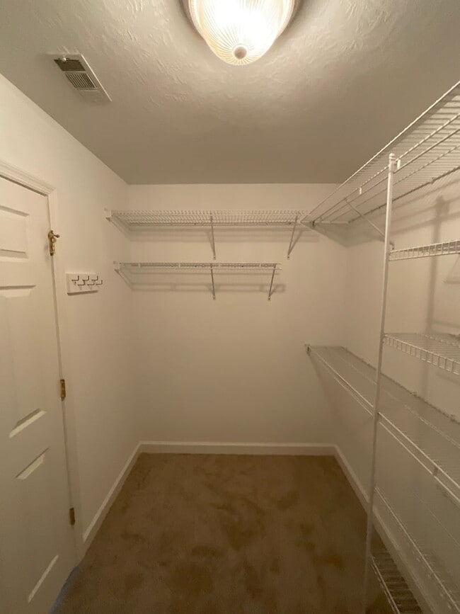 Building Photo - 4196 Aerie Cir