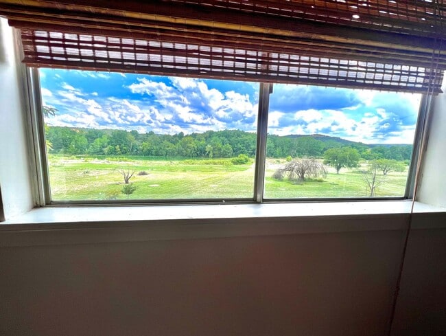 Building Photo - 3/2 Duplex on the River