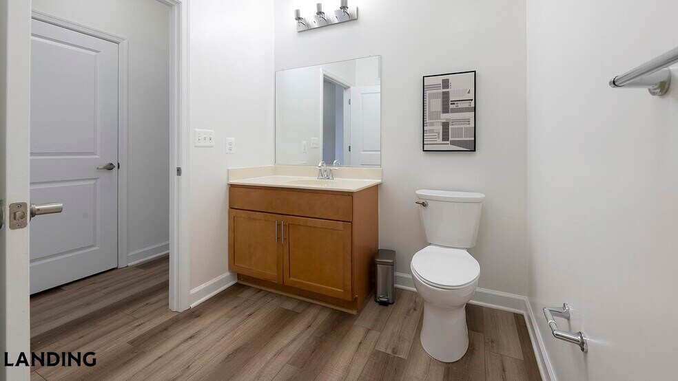 Building Photo - 909 Mansion Dr