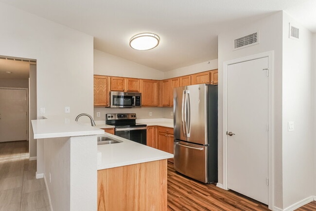 Building Photo - 14338 N 129th Ave