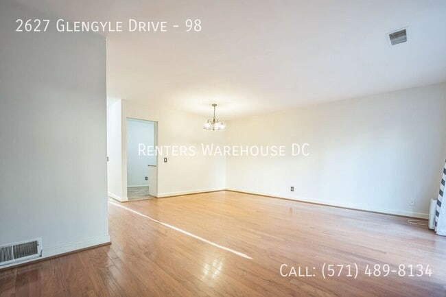 Building Photo - 2627 Glengyle Dr