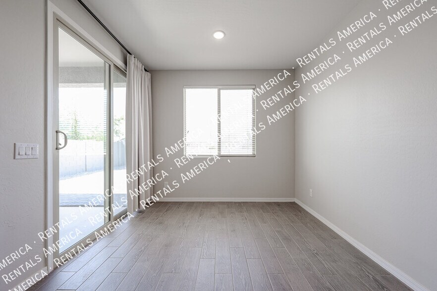 Building Photo - 5612 W Ldg Dr