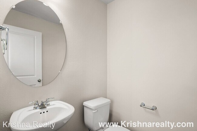 Building Photo - 3 br, 2.5 bath House - 10571 NE Park Ridge...