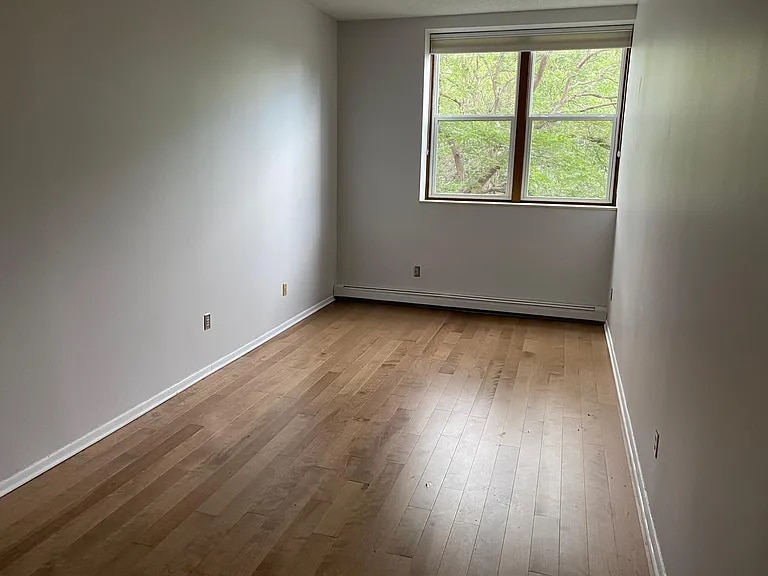Building Photo - 215 7th St NE