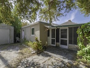 Building Photo - 2808 Clinton St S