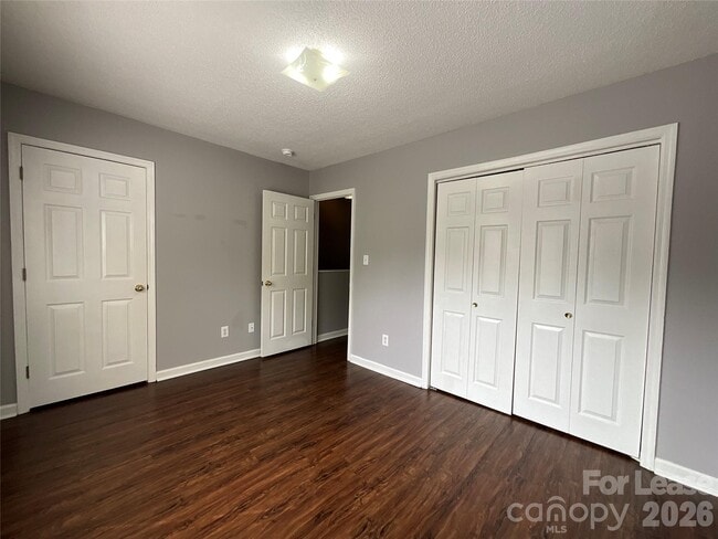 Building Photo - 206 W 15th St