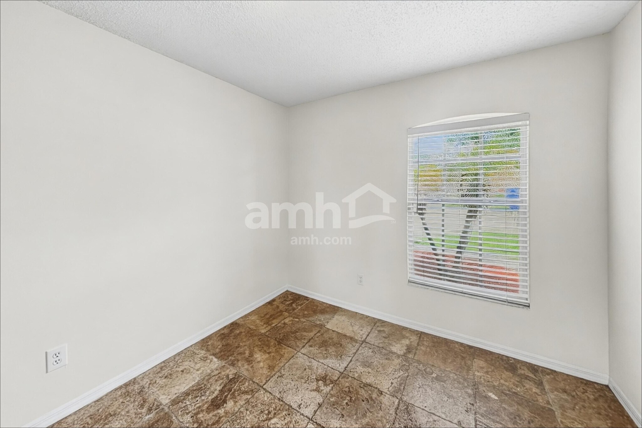 Building Photo - 732 McLean Ct