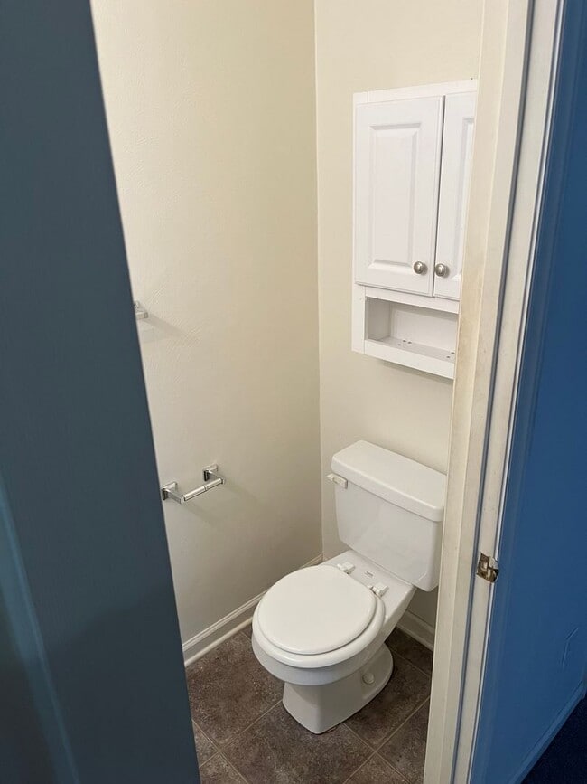 Building Photo - S. Market