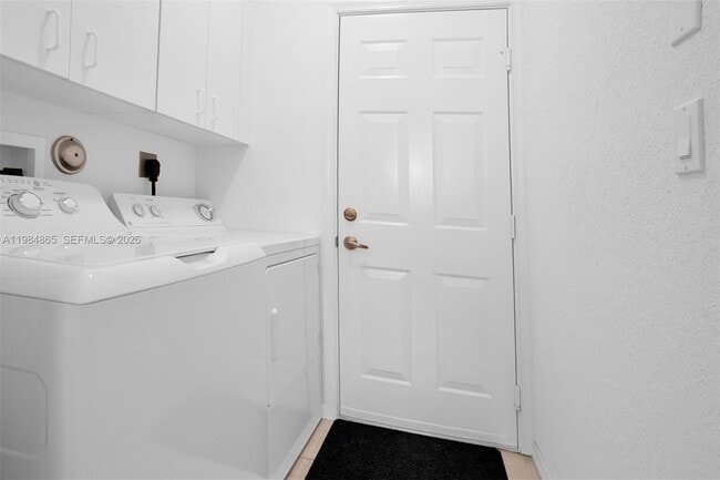 Building Photo - 18860 SW 25th Ct