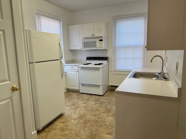 Building Photo - 402 S Cameron St