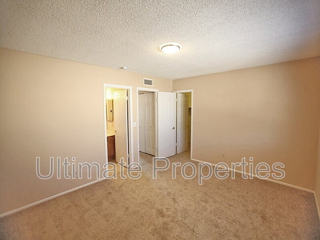 Building Photo - 6938 W Cochise Dr