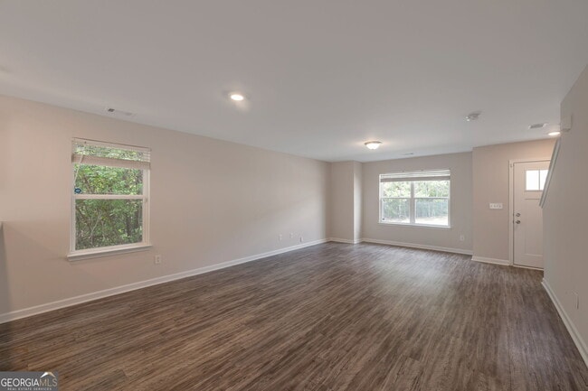 Building Photo - 328 Ashigan St