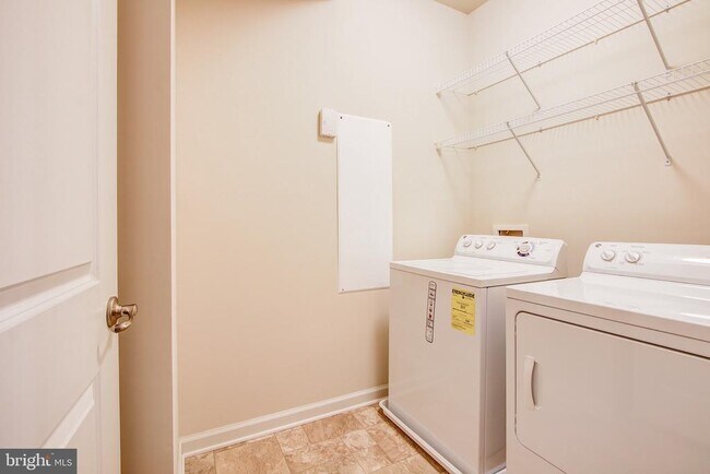 Building Photo - 426 Exchange Avenue