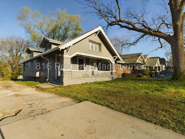 Building Photo - 5912 Paseo Blvd