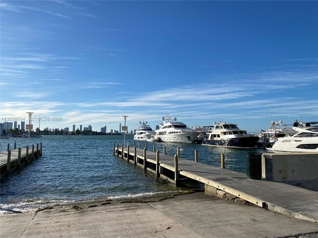 Building Photo - 1800 Sunset Harbour Dr