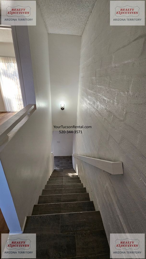 Building Photo - Fort Lowell & Campbell area Condo - 2 Bedrooms & 1.5 Bathrooms