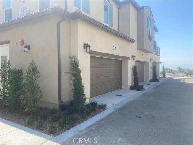 Building Photo - 8491 Gabrielino Ct