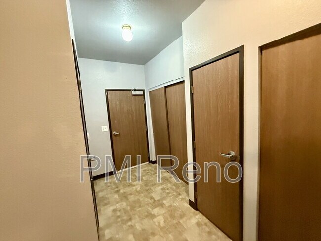 Building Photo - 1600 I St