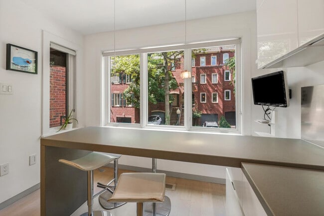 Building Photo - 3927 Georgetown Ct NW