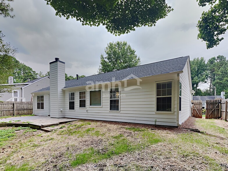 Building Photo - 3471 Erin Glen NW